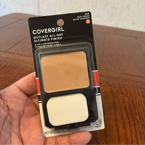 COVERGIRL Other - CoverGirl Outlast All-Day Ultimate Finish 3-in-1 Foundation Buff Beige 425